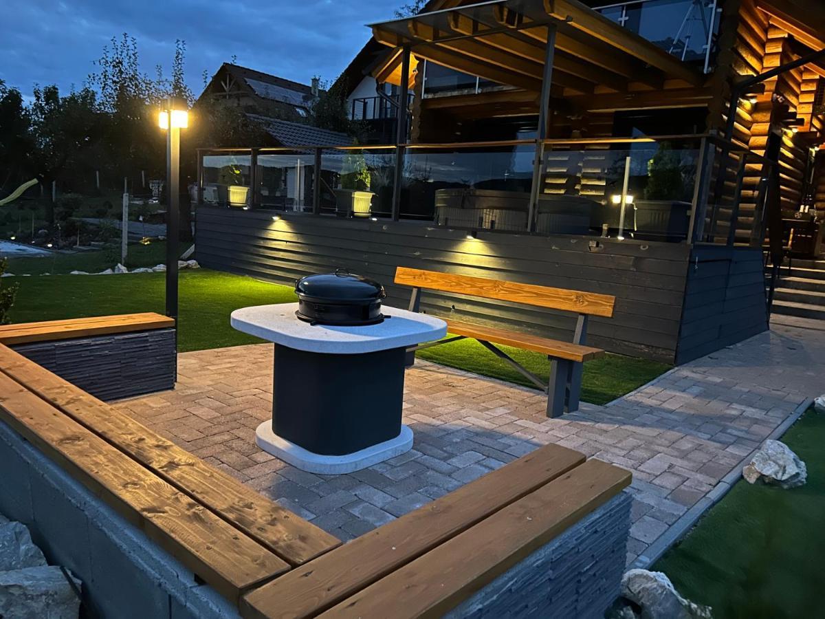 Roenk Relax Miskolc Exterior foto
